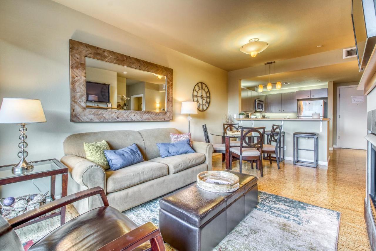 Chelan Resort Suites: Water Sunset מראה חיצוני תמונה