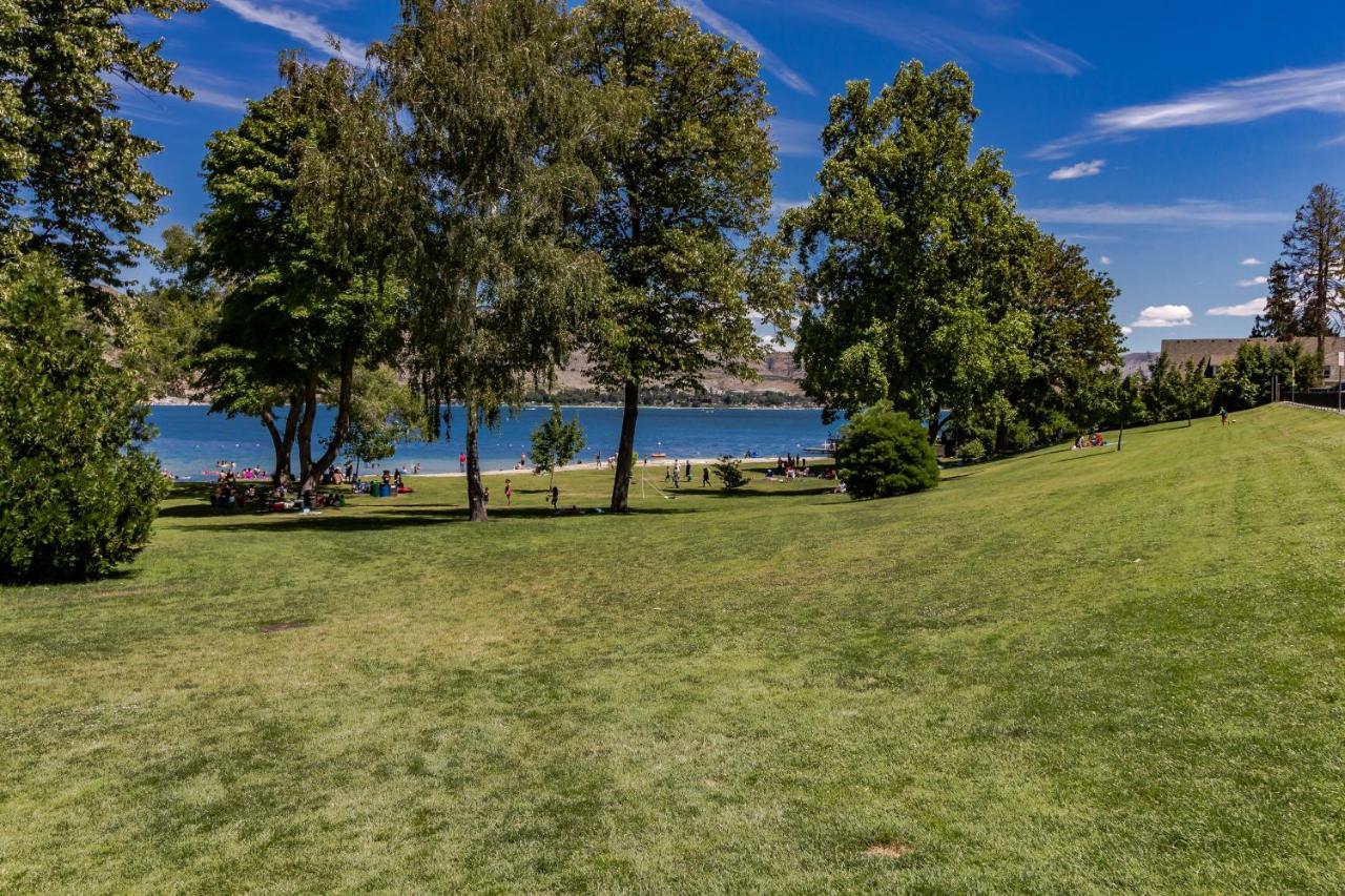 Chelan Resort Suites: Water Sunset מראה חיצוני תמונה